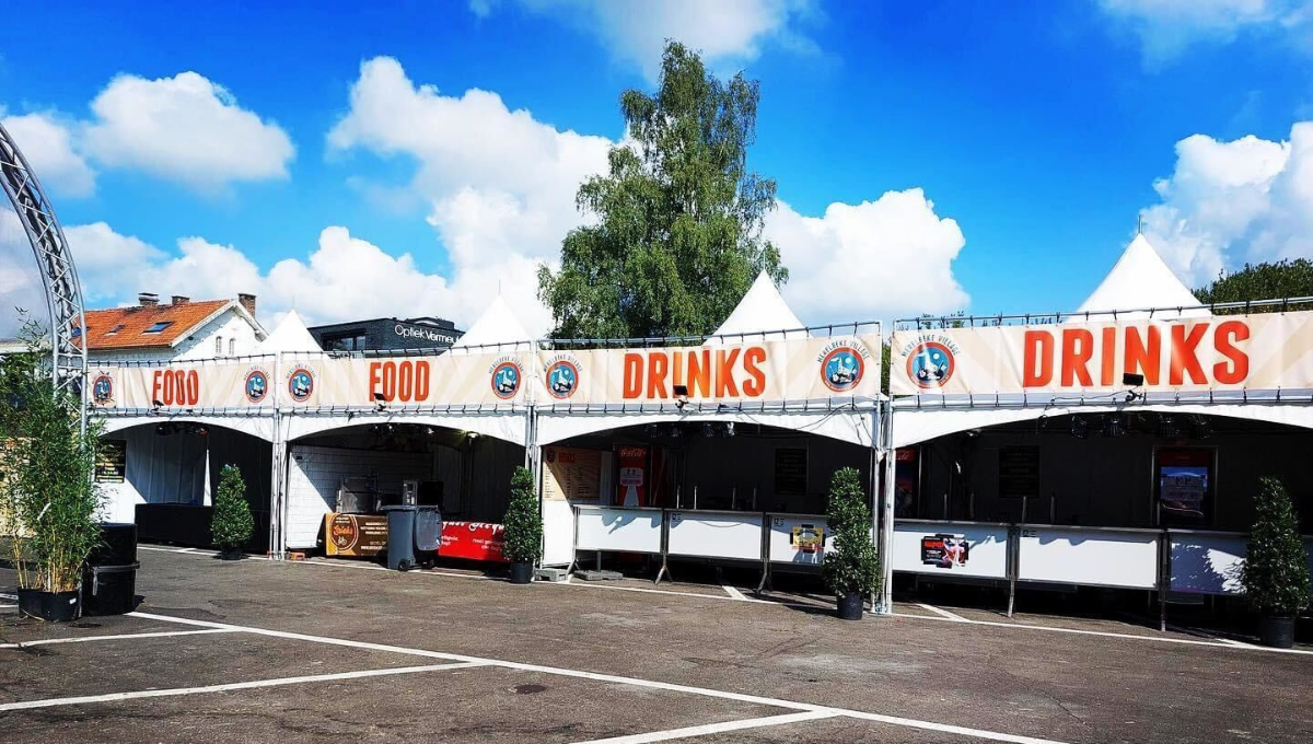 Pagodenzelt 5 x 5 Meter als VIP-Bereich auf einem Festival